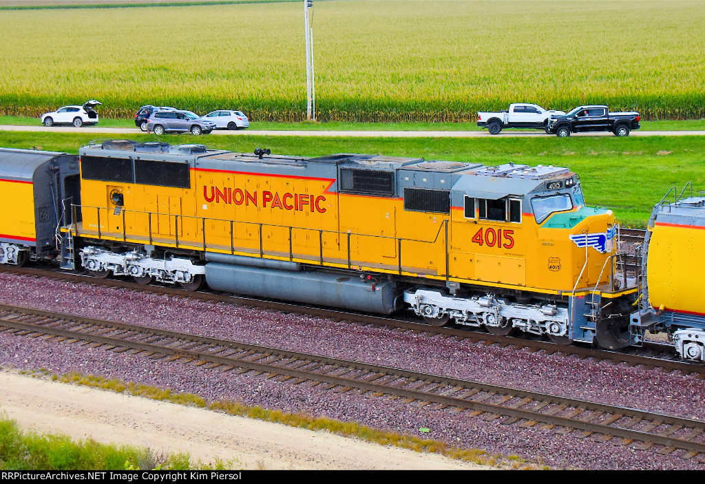 UP 4015 Big Boy Train Diesel Helper